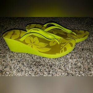 Old Navy| Floral Tropical Wedge Sandals